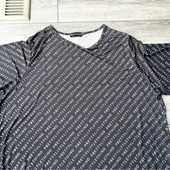 PRETTYLITTLETHING Plus Black Oversized T Shirt  Dress - Picture 8 of 16